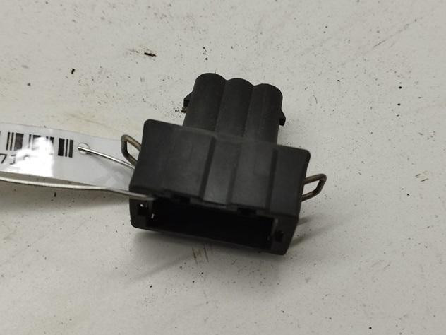 разъем (фишка) проводки Audi A4 B5 1996, 1.8 л., бензин, МКПП, зелёный, универсал, 357972753