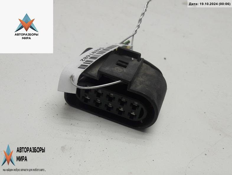 разъем (фишка) проводки Volkswagen Bora 1 поколение 1999, 1.6 л., бензин, МКПП, зелёный, седан, 1J0973735 - фото №1