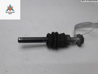 Болт крепления Volkswagen Touran 1 поколение 2005, 2.0 л., дизель, МКПП, белый, минивэн
