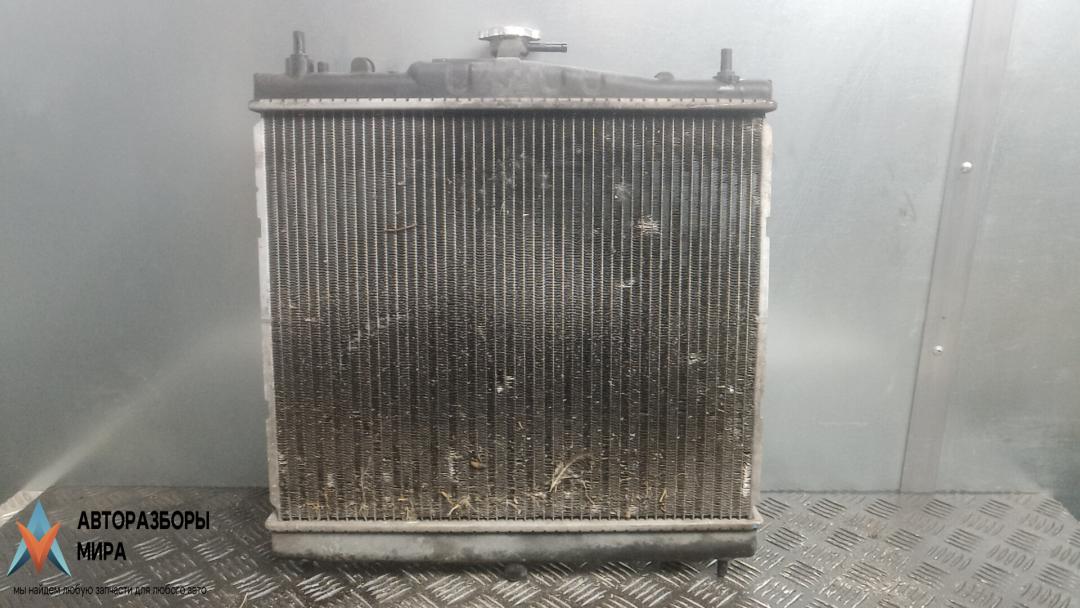 радиатор охлаждения Nissan Note E11 2008, 1.4 л., бензин, МКПП, хетчбэк 5 дв., 21410AX600 - фото №1