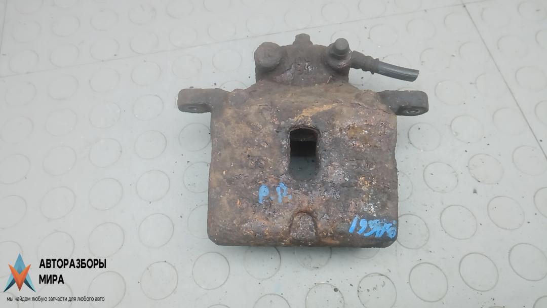 суппорт передний правый Hyundai i40 VF 2012, 1.7 л., дизель, МКПП, универсал, 581303Z700, 581903ZA70 - фото №1