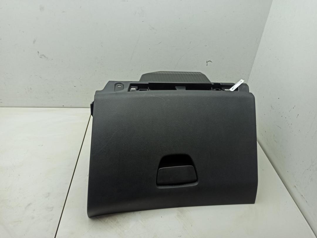 бардачок Peugeot 2008 2015, 1.2 л., бензин, МКПП, чёрный, внедорожник 5 дв., 9673811277