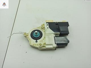 моторчик стеклоподъемника передний правый Citroen C4 1 поколение 2004, 1.4 л., бензин, МКПП, серый, хетчбэк 5 дв., 9681575880