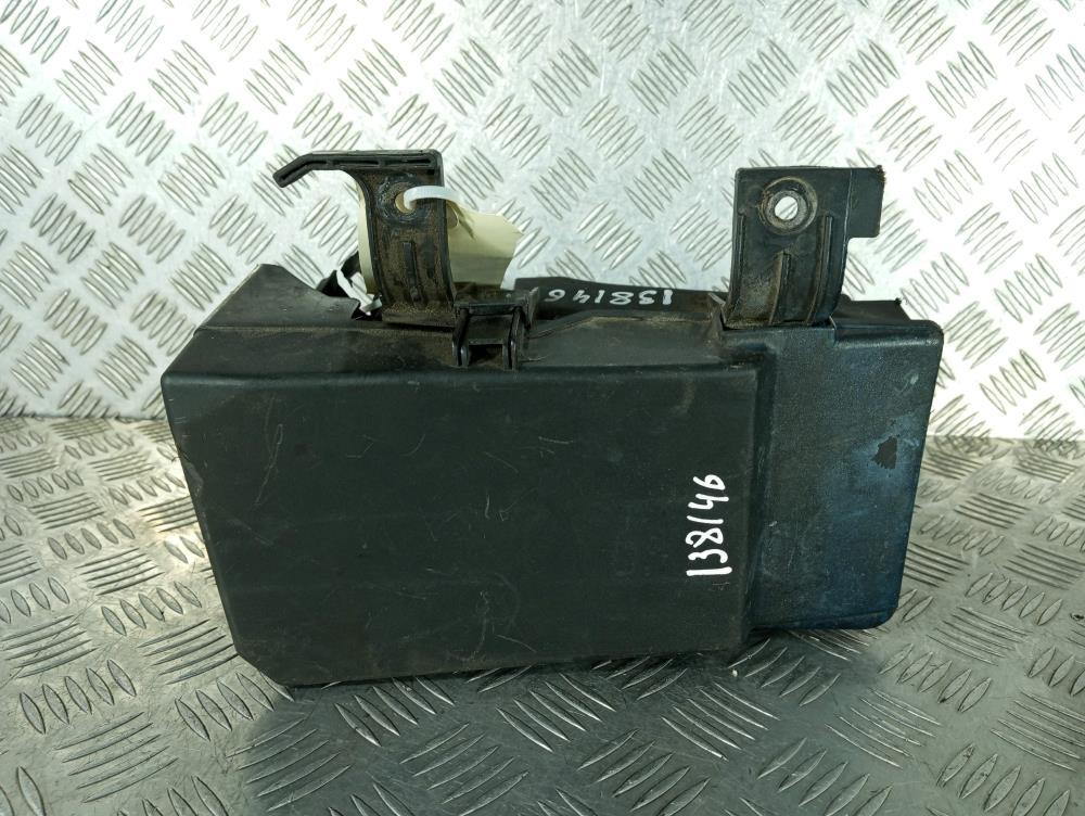 блок предохранителей Mazda 6 GG 2004, цвет, GR1C-66760 - фото №1