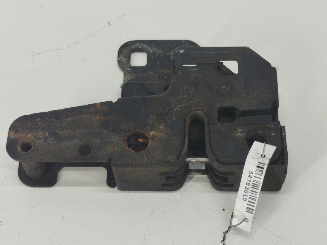 замок капота Audi A4 B6 2002, 2.5 л., дизель, АКПП, серый, универсал, 8E0823509