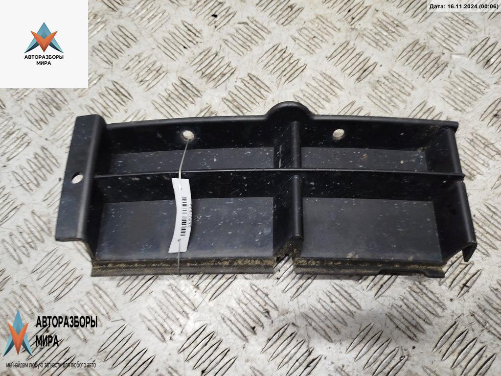 заглушка (решетка) в бампер BMW 5 серия E39 1996, 2.0 л., бензин, АКПП, серый, седан, 8174848 - фото №1