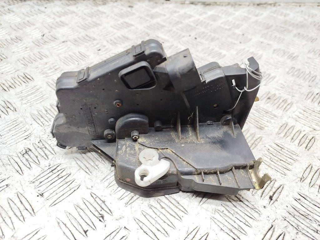 замок двери передней правой BMW 3 E46 2002, 2.0 л., дизель, АКПП, серый, универсал, 7011244