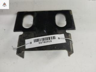 кронштейн переднего бампера Audi 80 8A/B3 1991, 1.6 л., бензин, МКПП, красный, седан