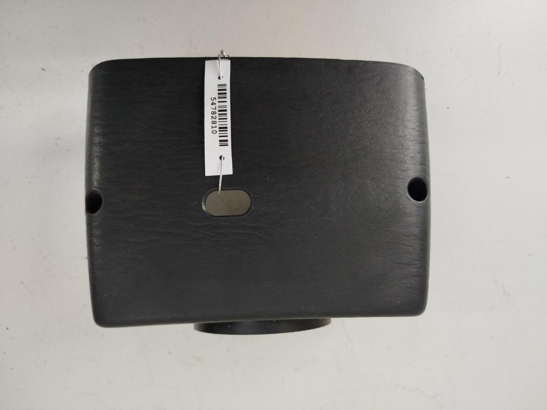 пластик Audi 80 B3 1991, 1.6 л., бензин, МКПП, красный, седан, 893953516C