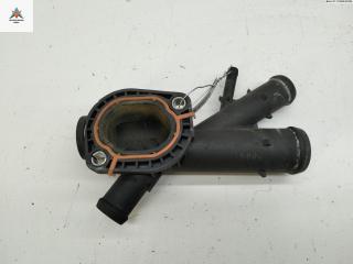 фланец (тройник) системы охлаждения Volkswagen Touran 1 поколение [2-й рестайлинг] 2012, 2.0 л., дизель, АКПП, чёрный, минивэн, 03L121131AA