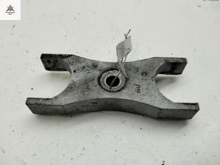 крепление форсунки Volkswagen Touran 1 поколение [2-й рестайлинг] 2012, 2.0 л., дизель, АКПП, чёрный, минивэн, 03L216A