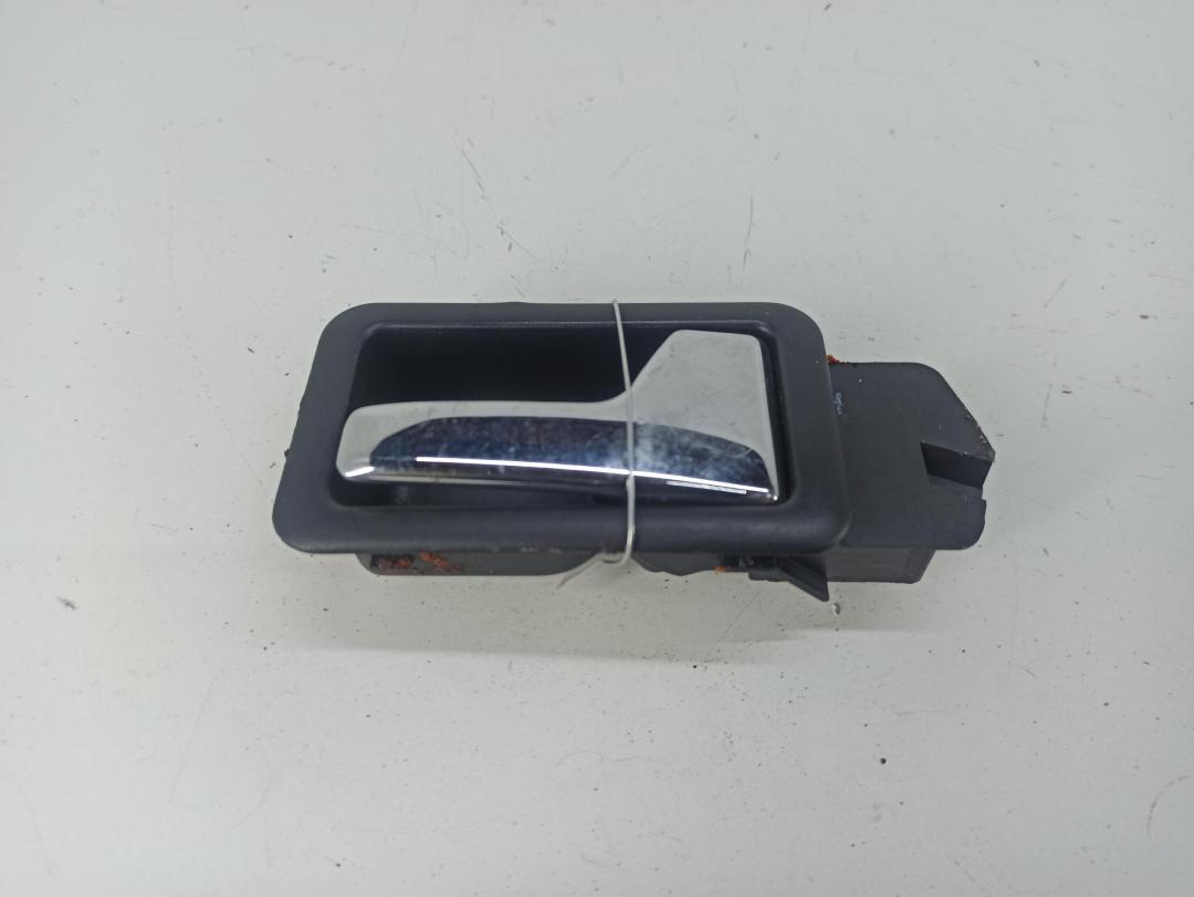 ручка внутренняя передняя правая Audi 80 B3 1991, 1.6 л., бензин, МКПП, красный, седан, 893837020