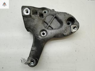 кронштейн компрессора кондиционера Volkswagen Golf 5 поколение 2006, 1.6 л., бензин, МКПП, серый, хетчбэк 5 дв., 1K0260885B