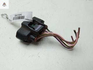 разъем (фишка) проводки Toyota Yaris P1 [рестайлинг] 2004, 1.3 л., бензин, МКПП, серый, хетчбэк 3 дв.