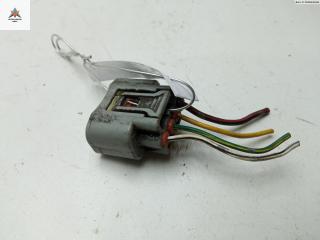 разъем (фишка) проводки Toyota Yaris P1 1999, 1.0 л., бензин, МКПП, серый, хетчбэк 3 дв.