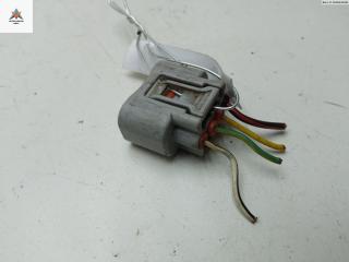 разъем (фишка) проводки Toyota Yaris P1 [рестайлинг] 2004, 1.3 л., бензин, МКПП, серый, хетчбэк 3 дв.