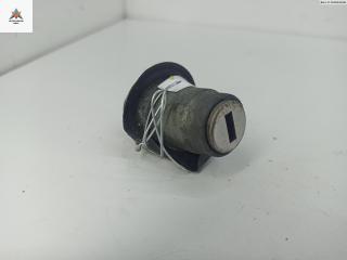 Личинка замка багажника Audi A4 B5 1997, 1.8 л., бензин, МКПП, зелёный, универсал, 8D9827565C