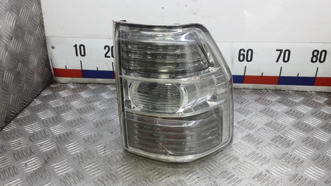 фонарь задний правый Mitsubishi Pajero 4 поколение 2007, 3.2 л., дизель, АКПП, внедорожник 5 дв., 8330A096, 8330A356 - фото №1