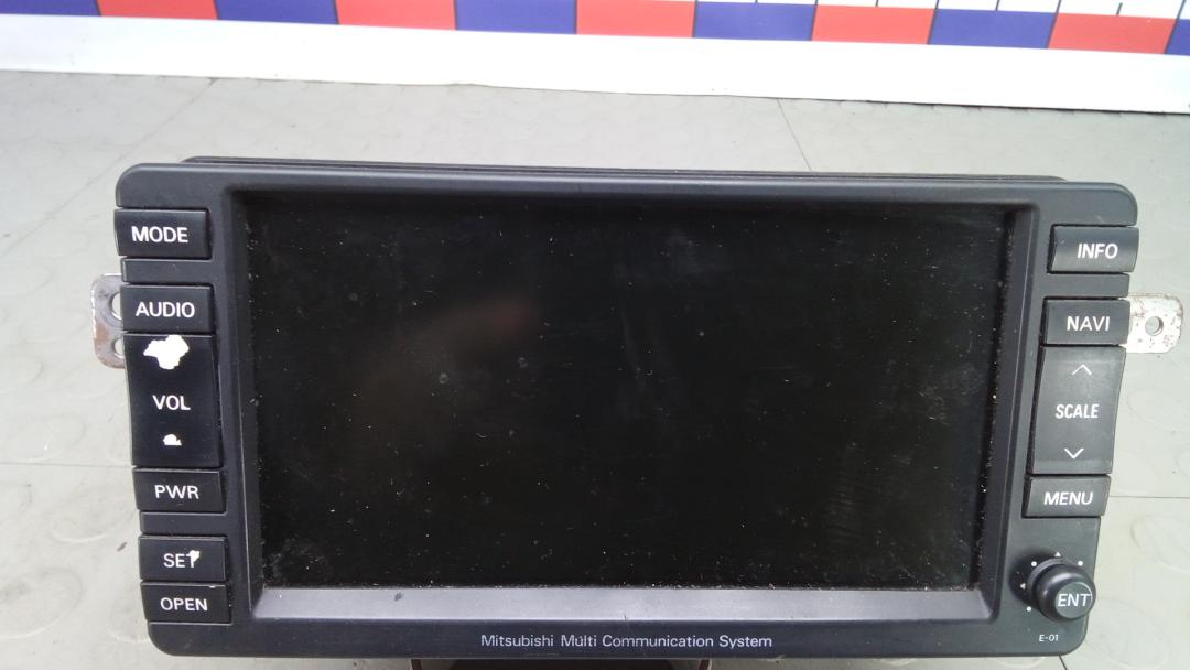 магнитола Mitsubishi Pajero 4 поколение 2007, 3.2 л., дизель, АКПП, внедорожник 5 дв., 8750A070 - фото №1