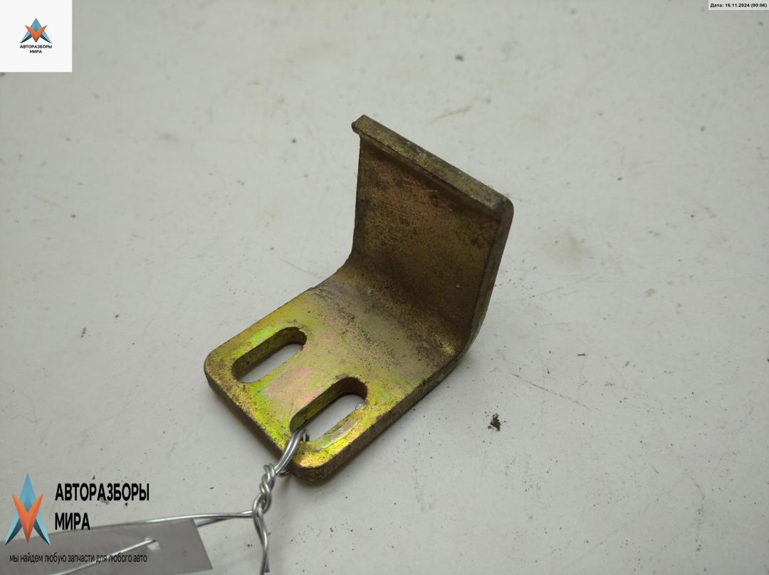 ответная часть (скоба) замка двери Mercedes-Benz Vito-1 W638 2000, 2.2 л., дизель, МКПП, белый, микроавтобус - фото №1