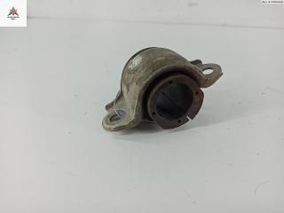 крепление стабилизатора / втулки стабилизатора Audi A4 B5 [рестайлинг] 2000, 1.6 л., бензин, МКПП, красный, универсал, 4D0411336D