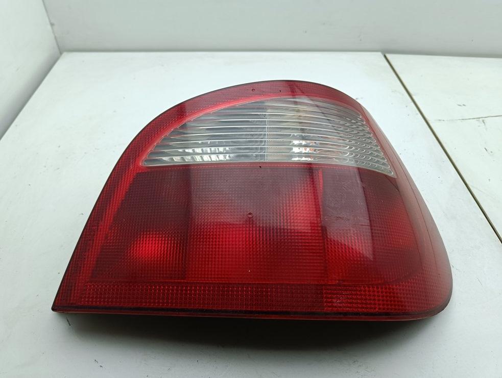 фонарь задний правый Renault Megane I 2000, 1.4 л., бензин, МКПП, зелёный, хетчбэк 5 дв., 7700428321