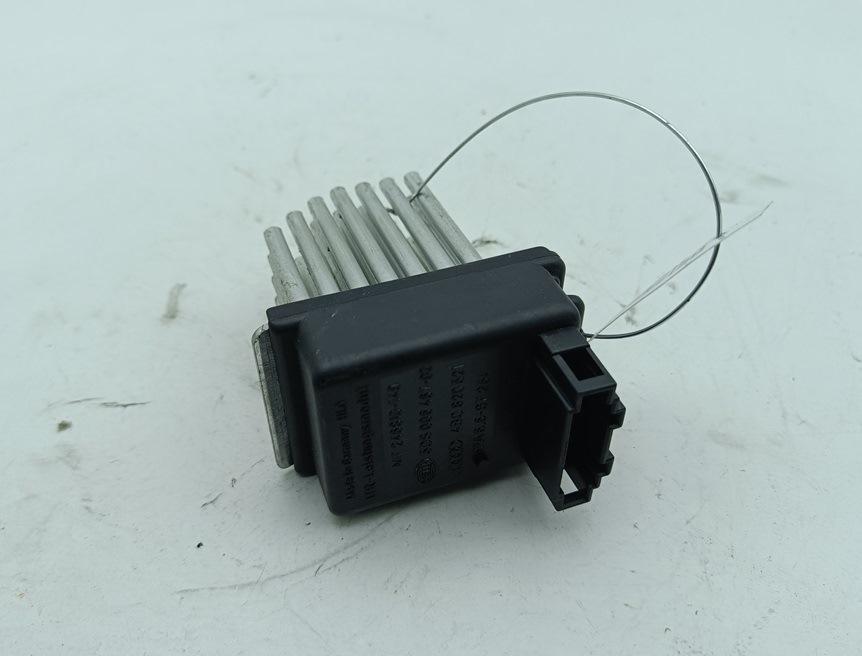 сопротивление печки Audi A6 C5 2003, 2.4 л., бензин, МКПП, серый, универсал, 4B0820521