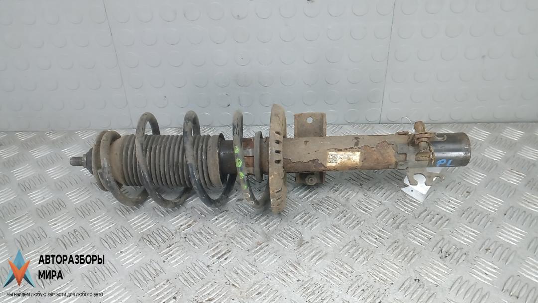 Стойка Skoda Rapid 1 поколение 2013, 1.6 л., дизель, МКПП, хетчбэк 5 дв., 6R0413031BA, 1J0412331C, 6R0411105D - фото №1