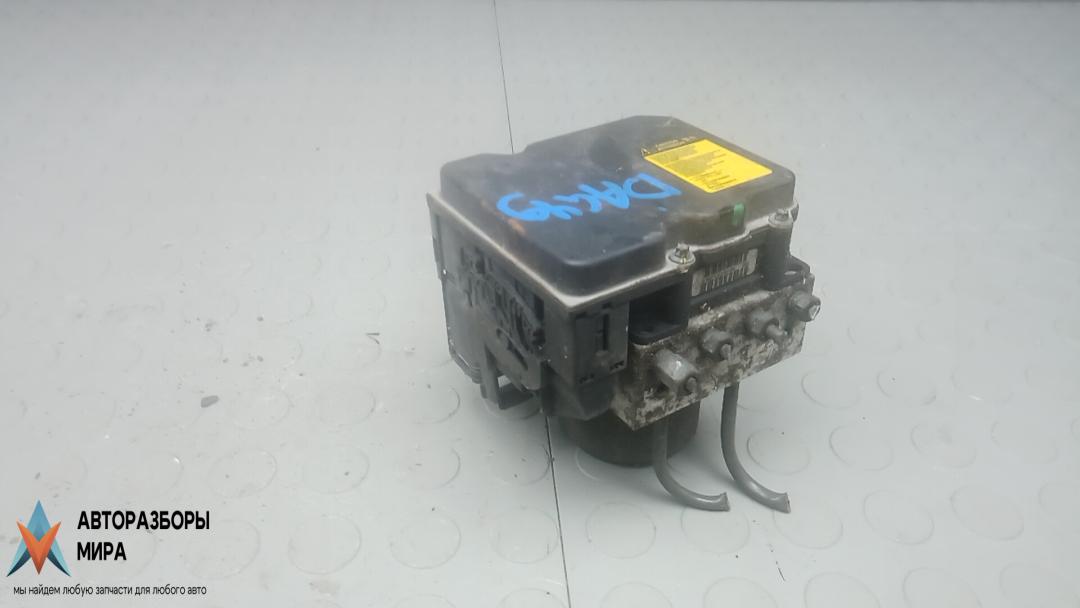 блок ABS Toyota VERSO 2009, 1.8 л., бензин, МКПП, минивэн, 440500F040 - фото №1