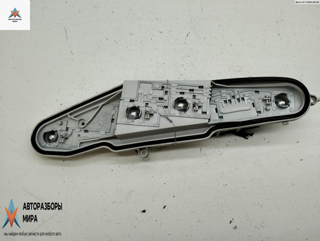 Плата фонаря заднего правого Skoda Roomster 1 поколение 2006, 1.4 л., бензин, МКПП, синий, фургон, 5J7945258 - фото №1