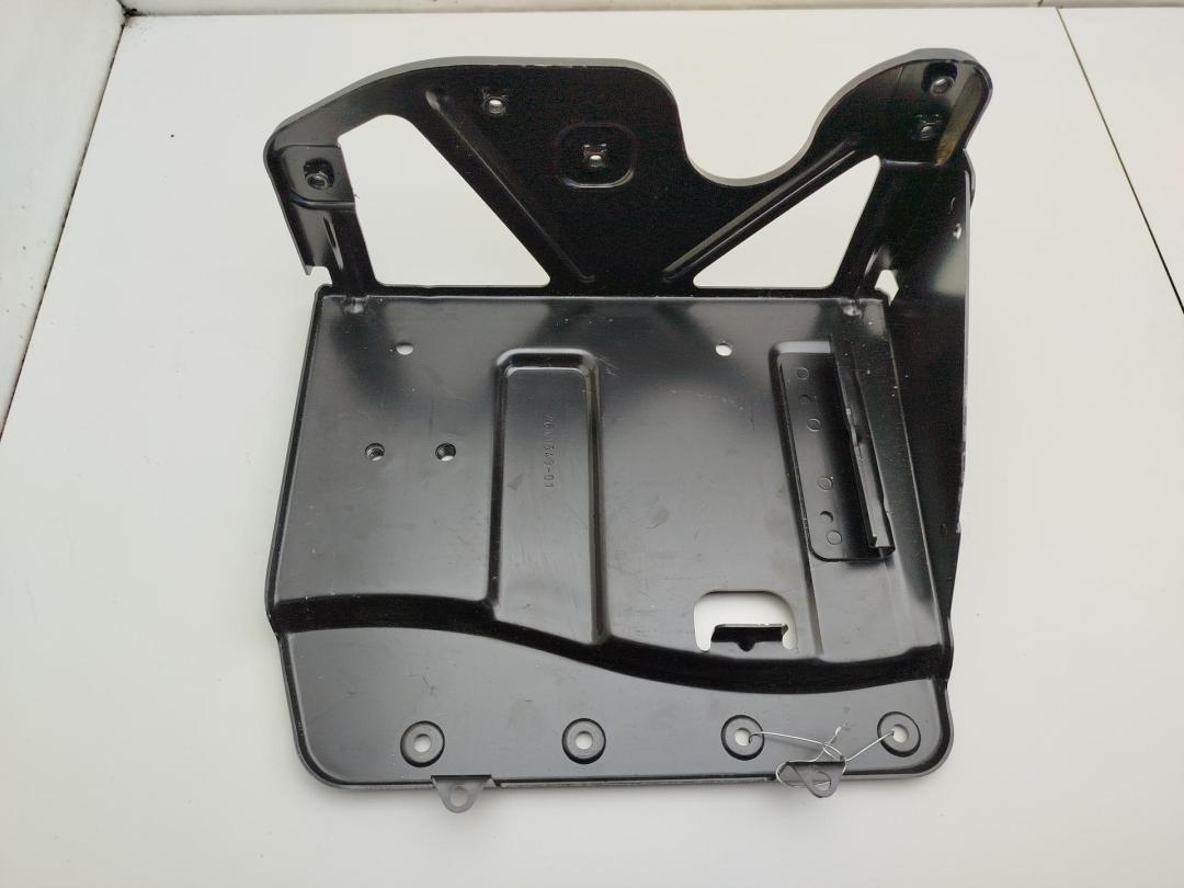 крепление аккумулятора BMW 7 F01/F02 2012, 3.0 л., гибрид, АКПП, серый, седан, 4611540