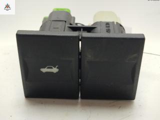 кнопка открытия багажника Ford Mondeo 3 поколение 2001, 1.8 л., бензин, МКПП, синий, универсал, 1S7T19B514AA