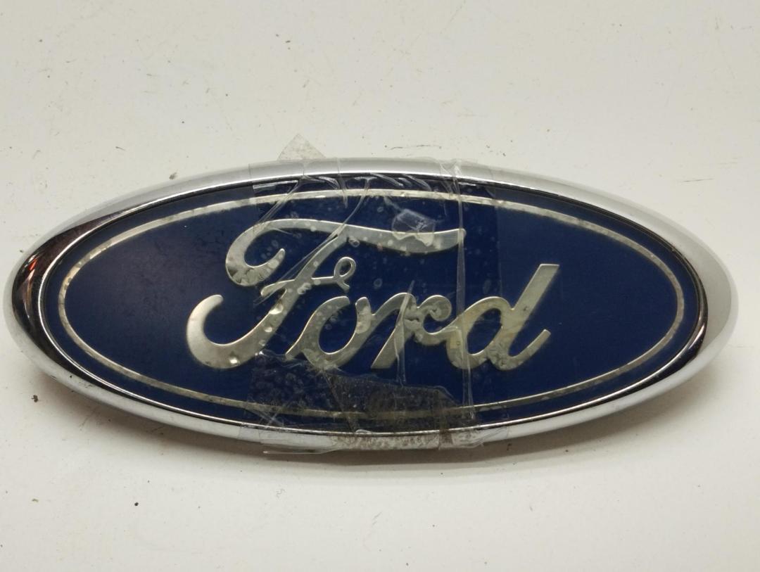 эмблема Ford Focus II 2005, 1.6 л., i, бензин, МКПП, красный, универсал, 3M51425A54AA