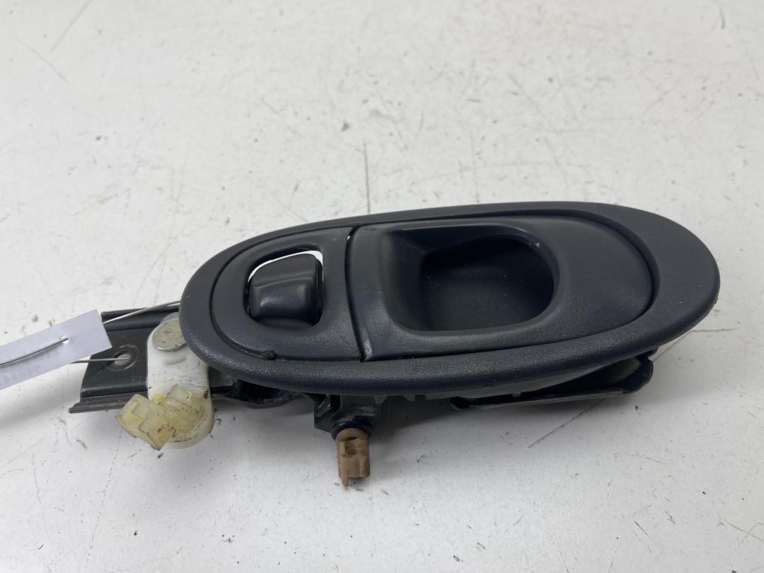ручка внутренняя задняя левая Mazda Xedos 6 1996, 2.0 л., бензин, МКПП, красный, седан