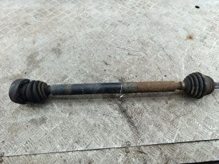 полуось передняя правая (приводной вал, ШРУС) Volkswagen Bora 2000, 1.6 л., бензин, МКПП, чёрный, седан
