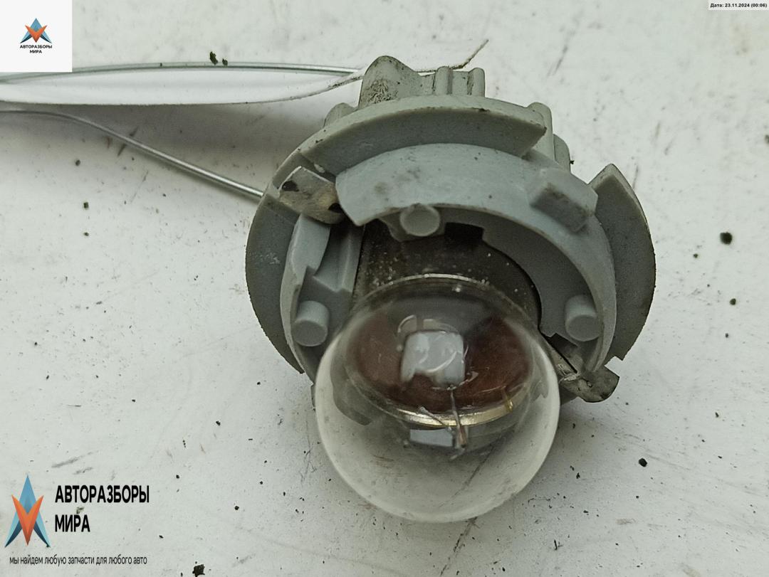 Патрон лампы фонаря Mercedes-Benz E-Класс W210/S210 1998, 2.4 л., бензин, АКПП, синий, седан, 199346 - фото №1