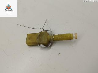 Датчик (включатель) стоп-сигнала Audi A4 B5 [рестайлинг] 1999, 1.6 л., бензин, МКПП, серый, универсал, 443945515