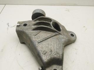 кронштейн двигателя BMW 7 F01/F02 2012, 3.0 л., гибрид, АКПП, серый, седан, 6777605