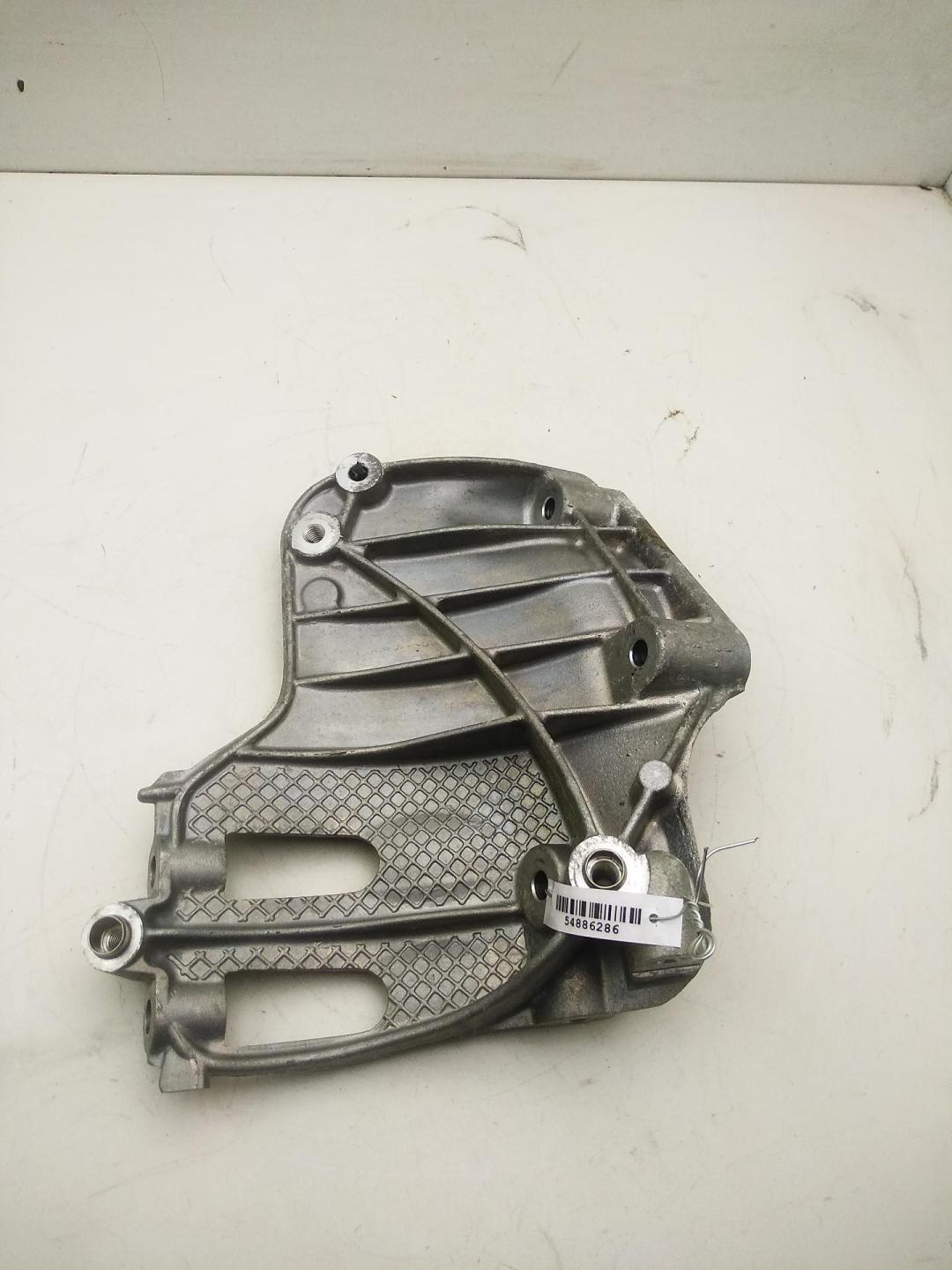 кронштейн компрессора кондиционера BMW 7 F01/F02 2012, 3.0 л., гибрид, АКПП, серый, седан, 7585167