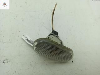 повторитель передний левый Dacia (Renault) Logan 2009, 1.4 л., бензин, МКПП, красный, универсал, 8200257684