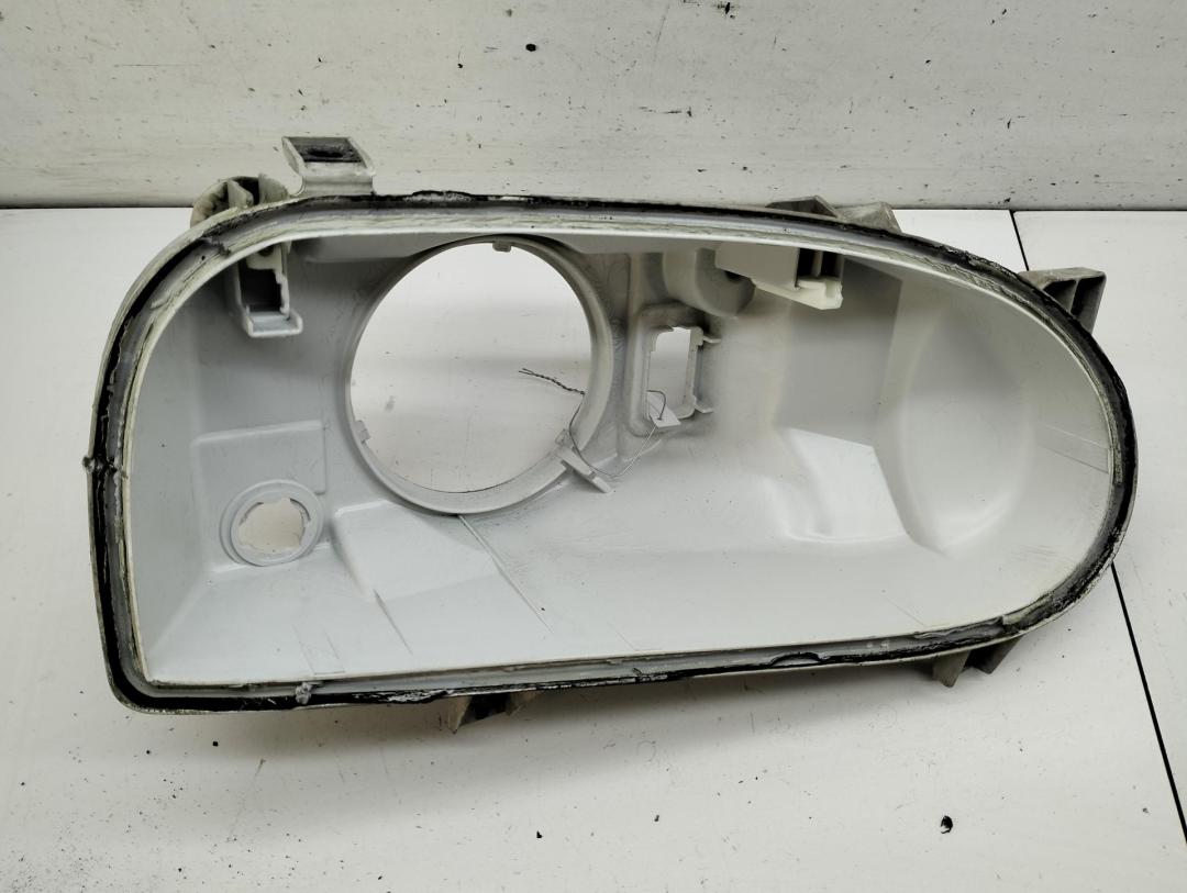 Корпус фары Volkswagen Golf-3 1995, 1.6 л., бензин, МКПП, красный, хетчбэк 3 дв., 14487600R