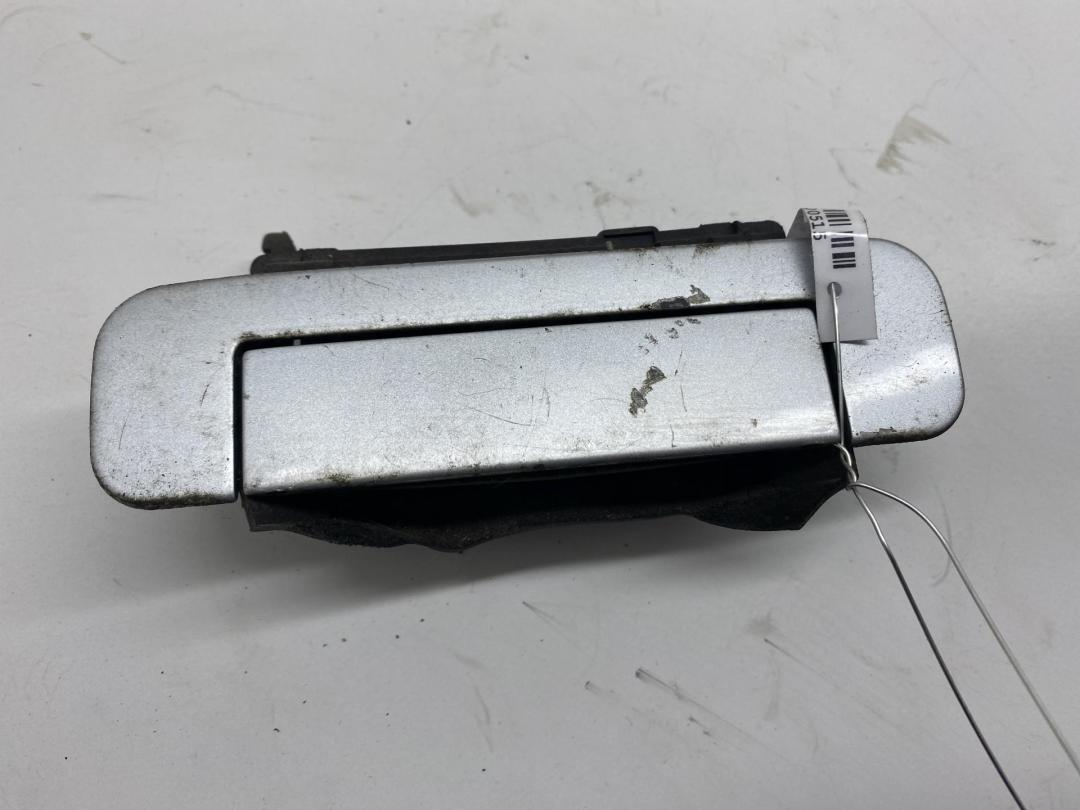 ручка наружная задняя правая Audi A4 B5 1997, 1.6 л., бензин, МКПП, серый, универсал, 4A0839206F
