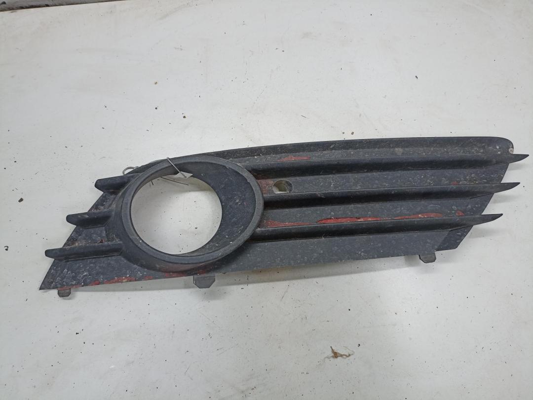 рамка фары противотуманной левой Opel Astra H 2005, 1.6 л., бензин, МКПП, серый, хетчбэк 5 дв., 13126025