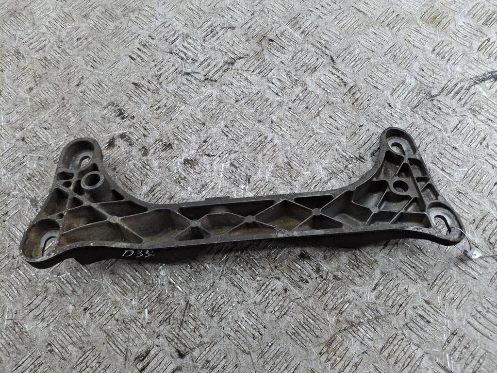 кронштейн КПП BMW 3 E46 2002, 2.0 л., бензин, МКПП, чёрный, седан, 6757103