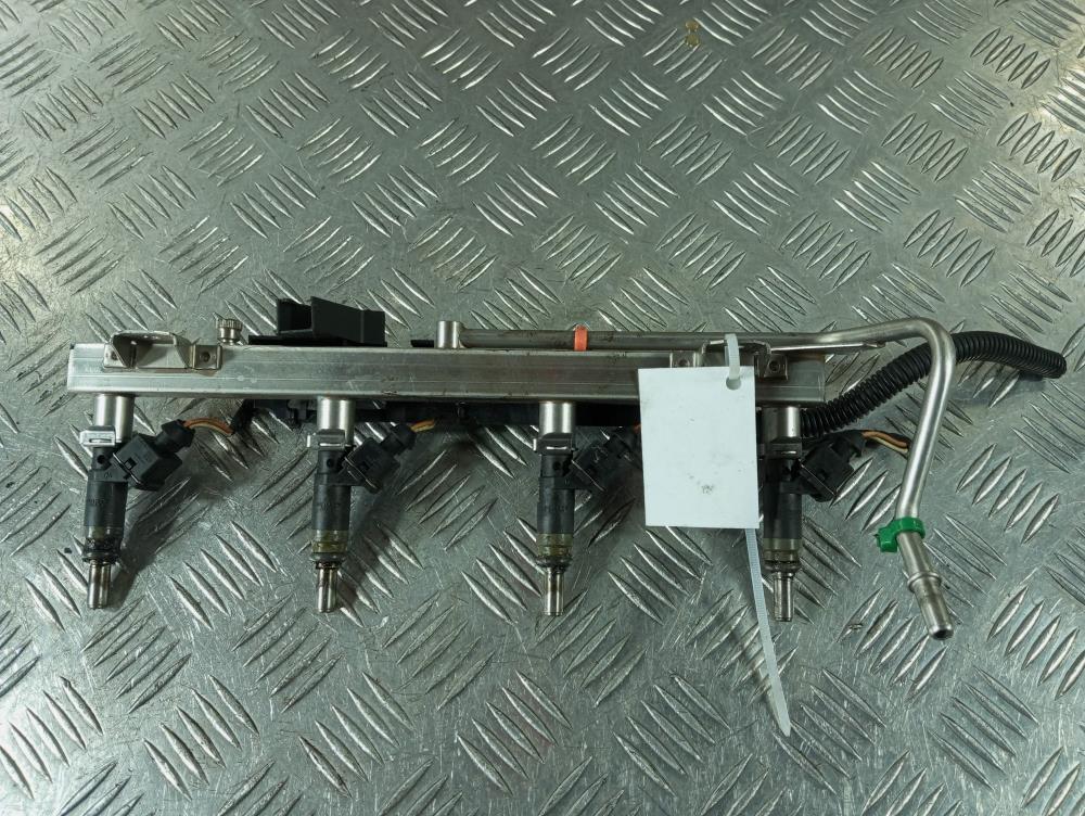 топливная рампа BMW 3 серия E90/E91/E92/E93 2006, цвет, 7530420 - фото №1