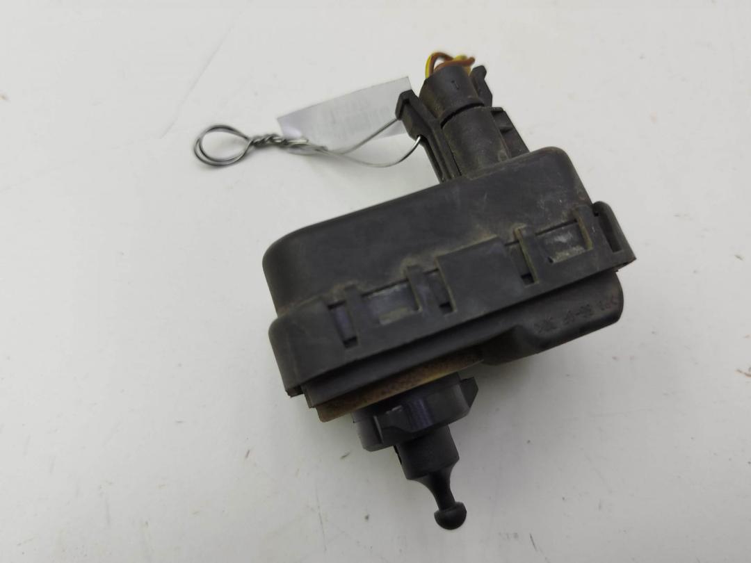 корректор фар Opel Zafira 1 поколение (A) 2001, 1.8 л., бензин, МКПП, серый, минивэн, VALEO - фото №1
