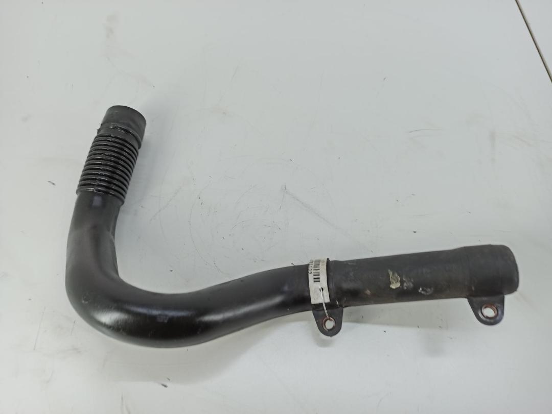 трубка системы рециркуляции EGR Audi A4 B6 2003, 2.0 л., бензин, МКПП, чёрный, универсал, 06B129657C - фото №1