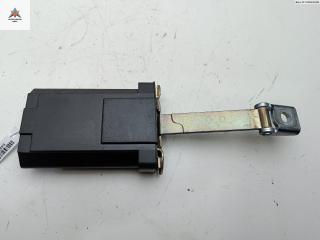 ограничитель открывания двери Mercedes-Benz E-Класс W210/S210 1998, седан