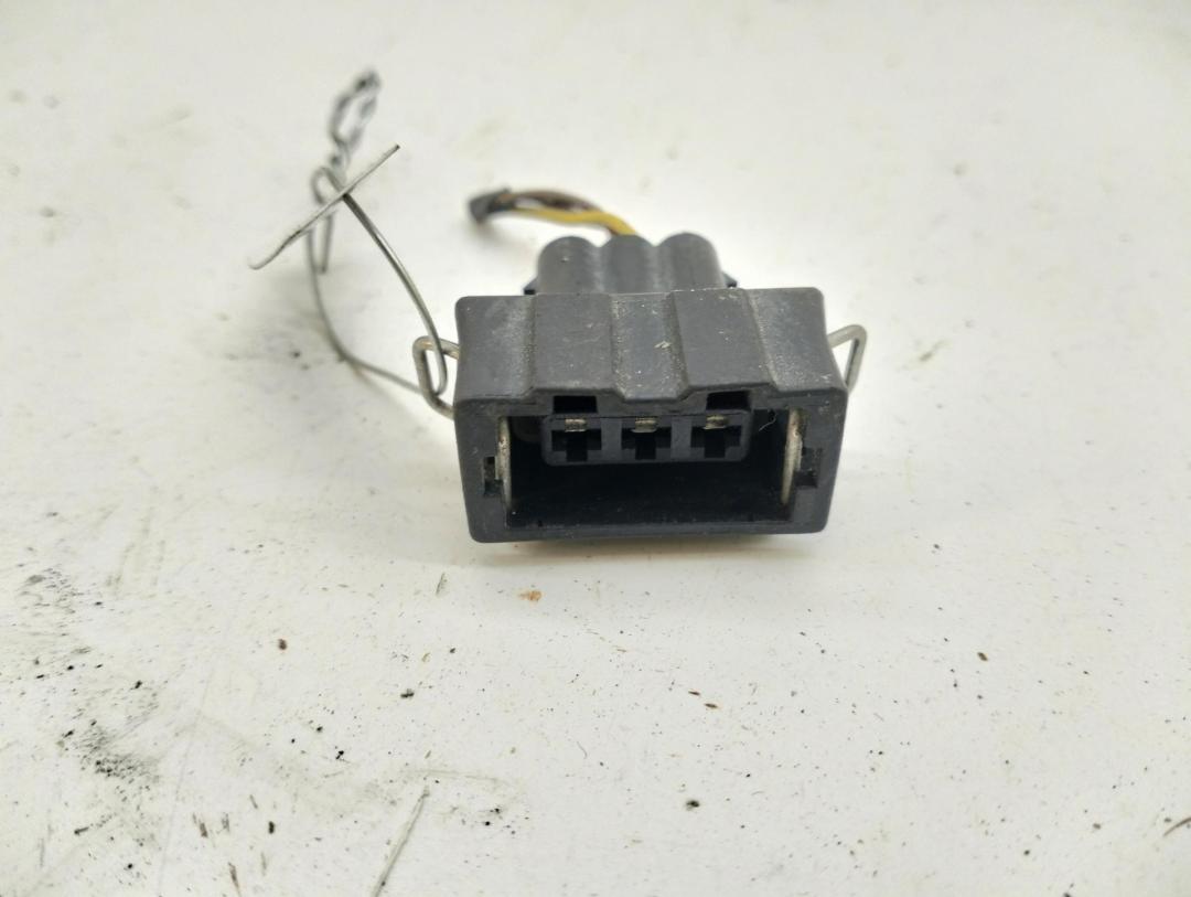 разъем (фишка) проводки Volkswagen Passat B4 1994, 2.8 л., бензин, АКПП, синий, универсал, 357972753