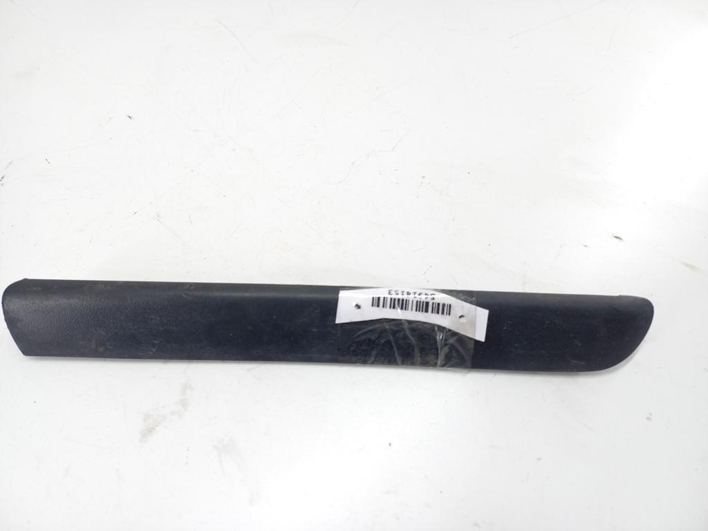 молдинг крыла BMW 3 E46 1999, 1.9 л., бензин, МКПП, серый, седан, 8208448